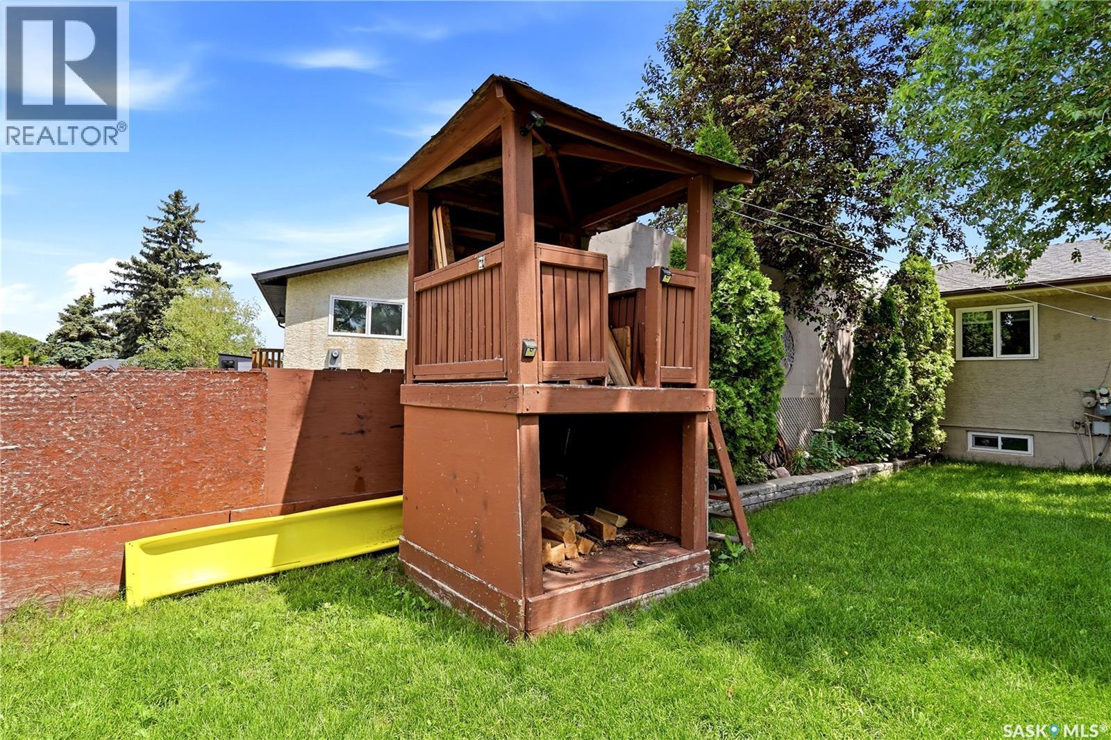 314 Howe Place, Regina, SK - Outdoor