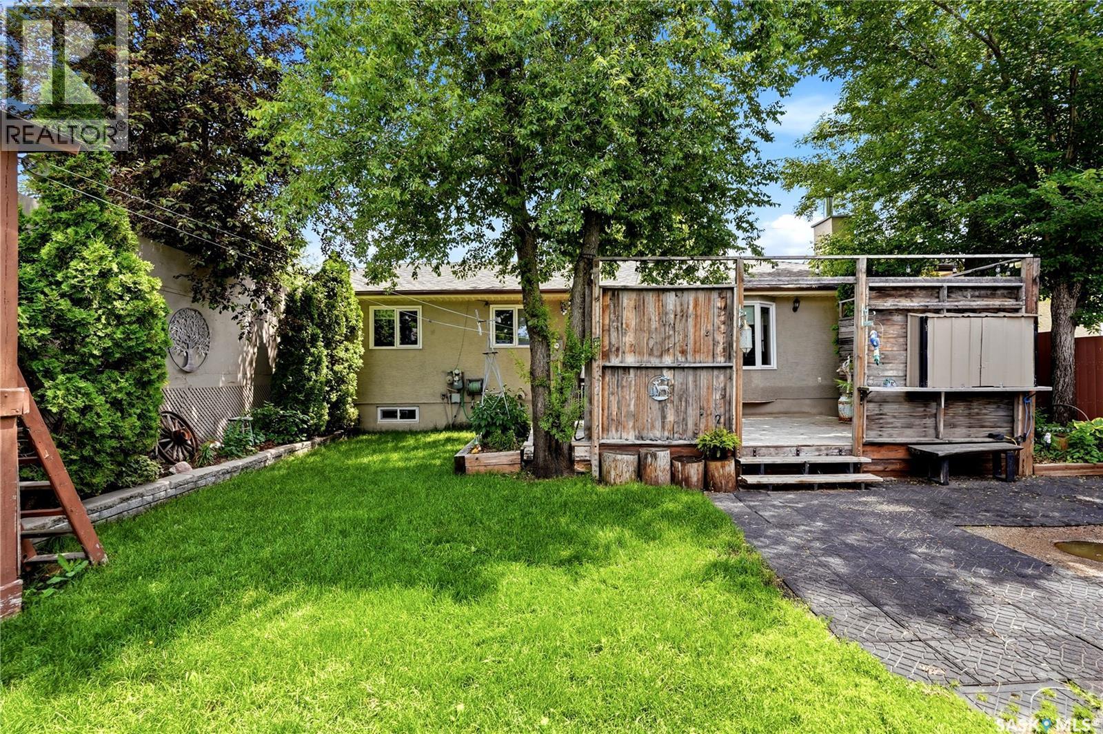 314 Howe Place, Regina, SK - Outdoor