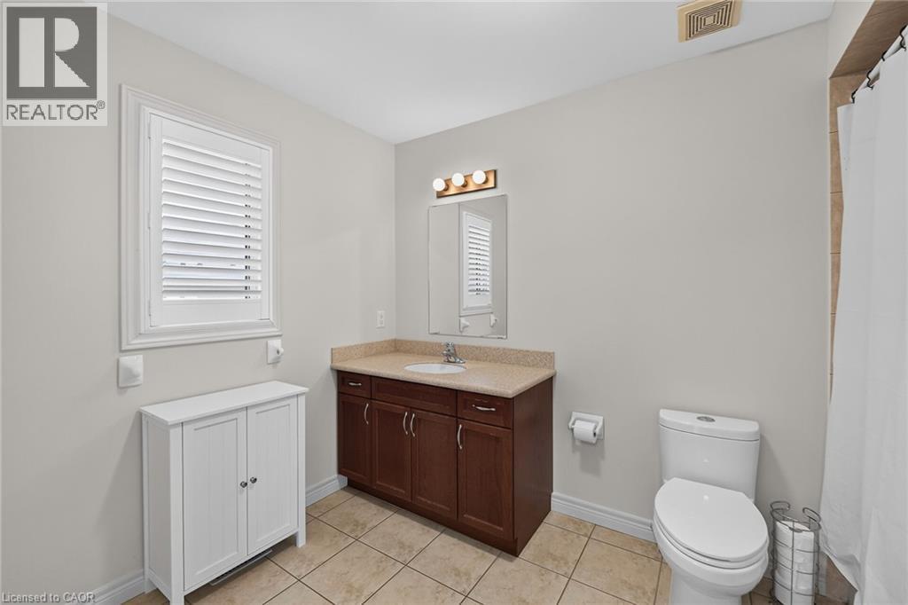 4079 Stadelbauer Drive, Beamsville, ON - Indoor Photo Showing Bathroom