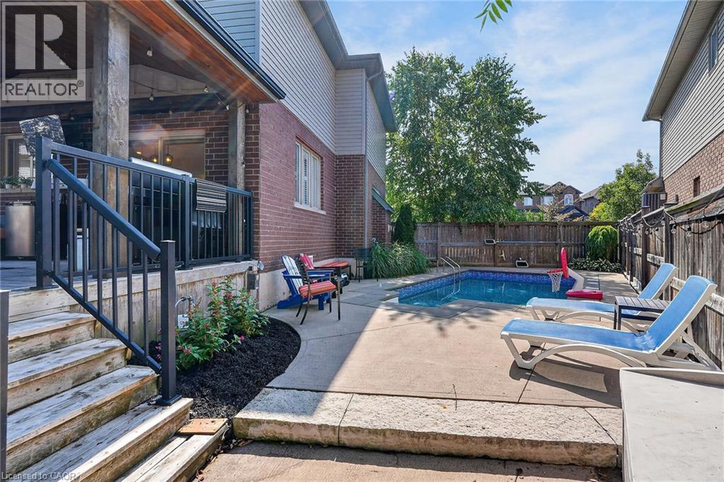 4079 Stadelbauer Drive, Beamsville, ON - Outdoor With In Ground Pool