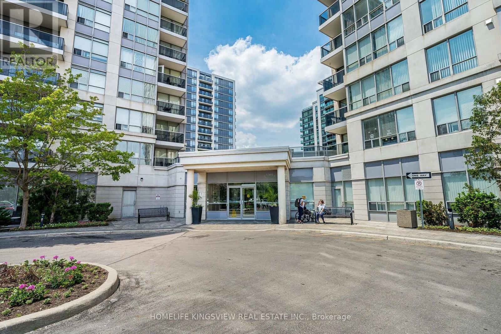 807 - 60 Disera Drive, Vaughan, ON - Outdoor With Balcony