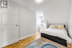 Apartment bedroom - 