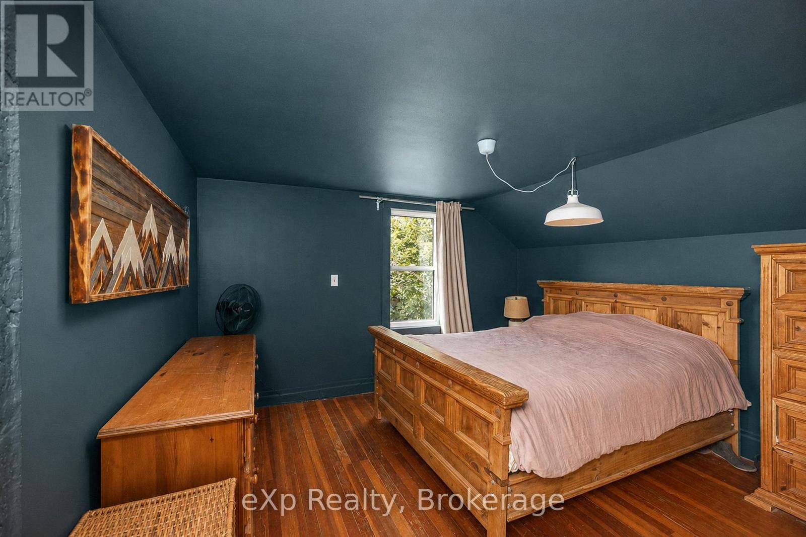 805092 Sideroad 25, Grey Highlands, ON - Indoor Photo Showing Bedroom