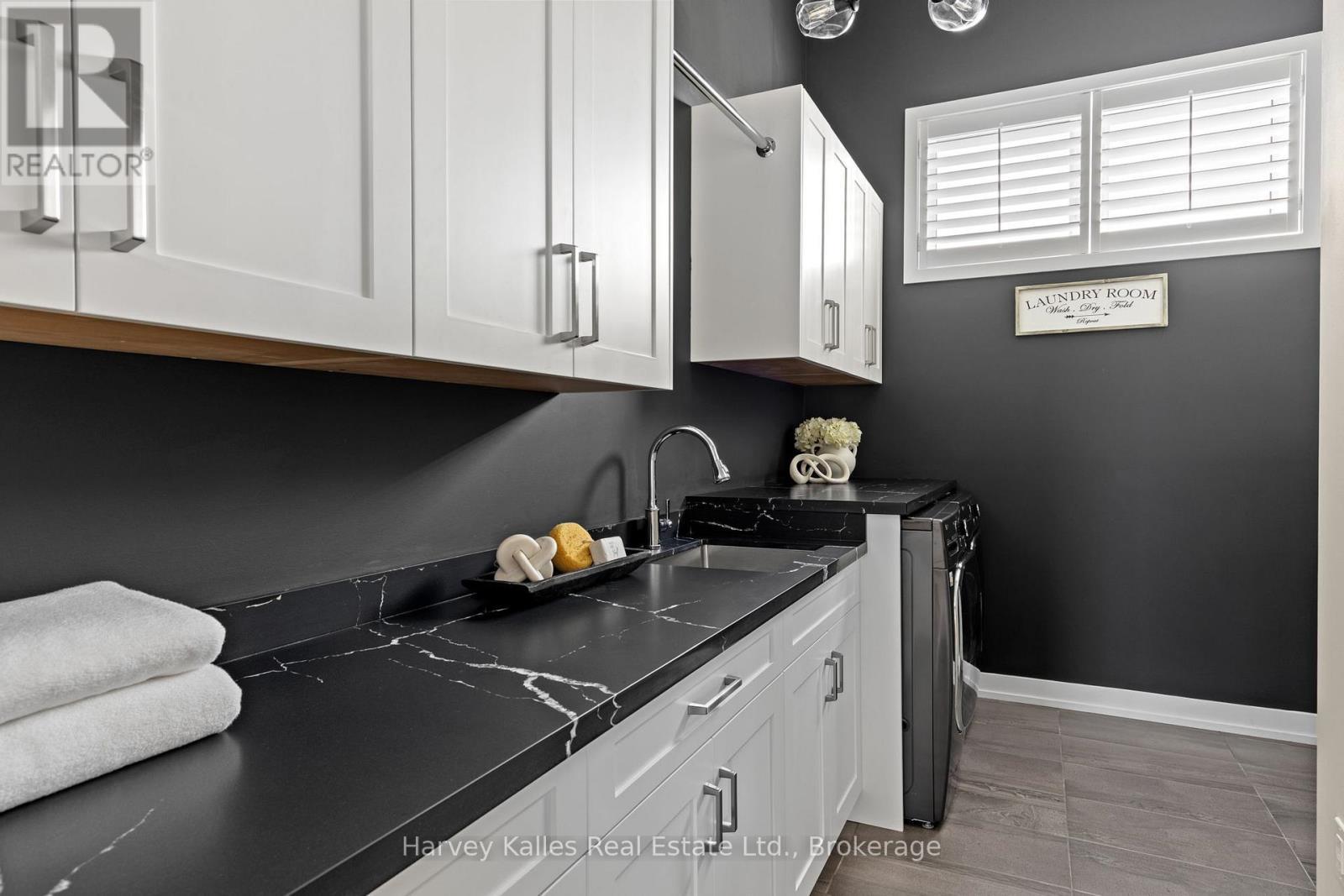 Massivge & Gorgeous Second Floor Laundry - 163 Springside Crescent, Blue Mountains, ON - Indoor Photo Showing Other Room