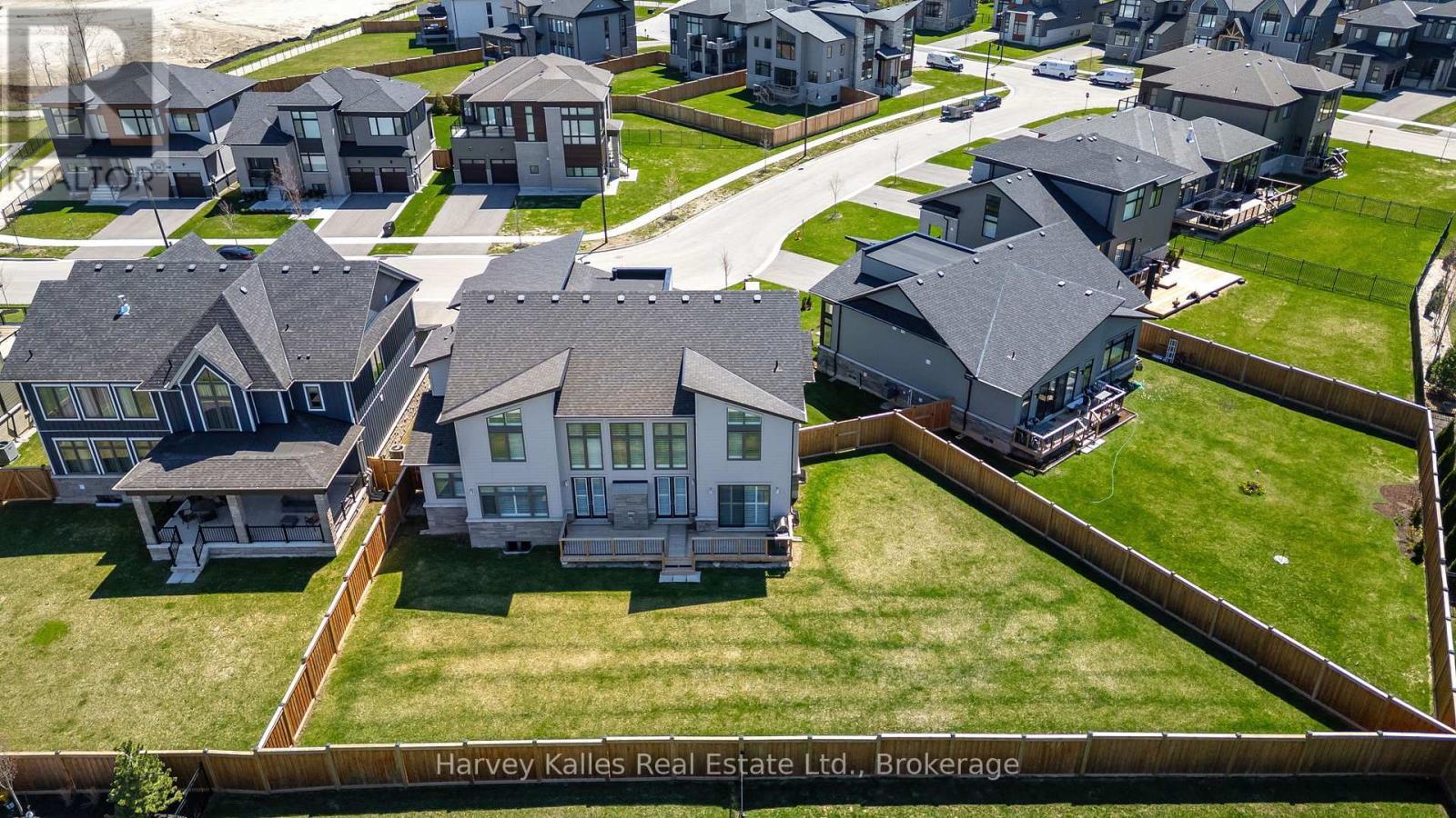 Massive yard - can fit a pool & sport court - 163 Springside Crescent, Blue Mountains, ON - Outdoor