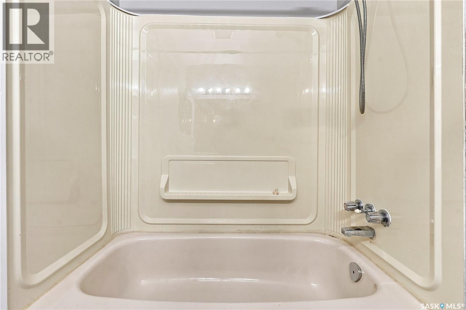 5907 Hague Crescent, Regina, SK - Indoor Photo Showing Bathroom