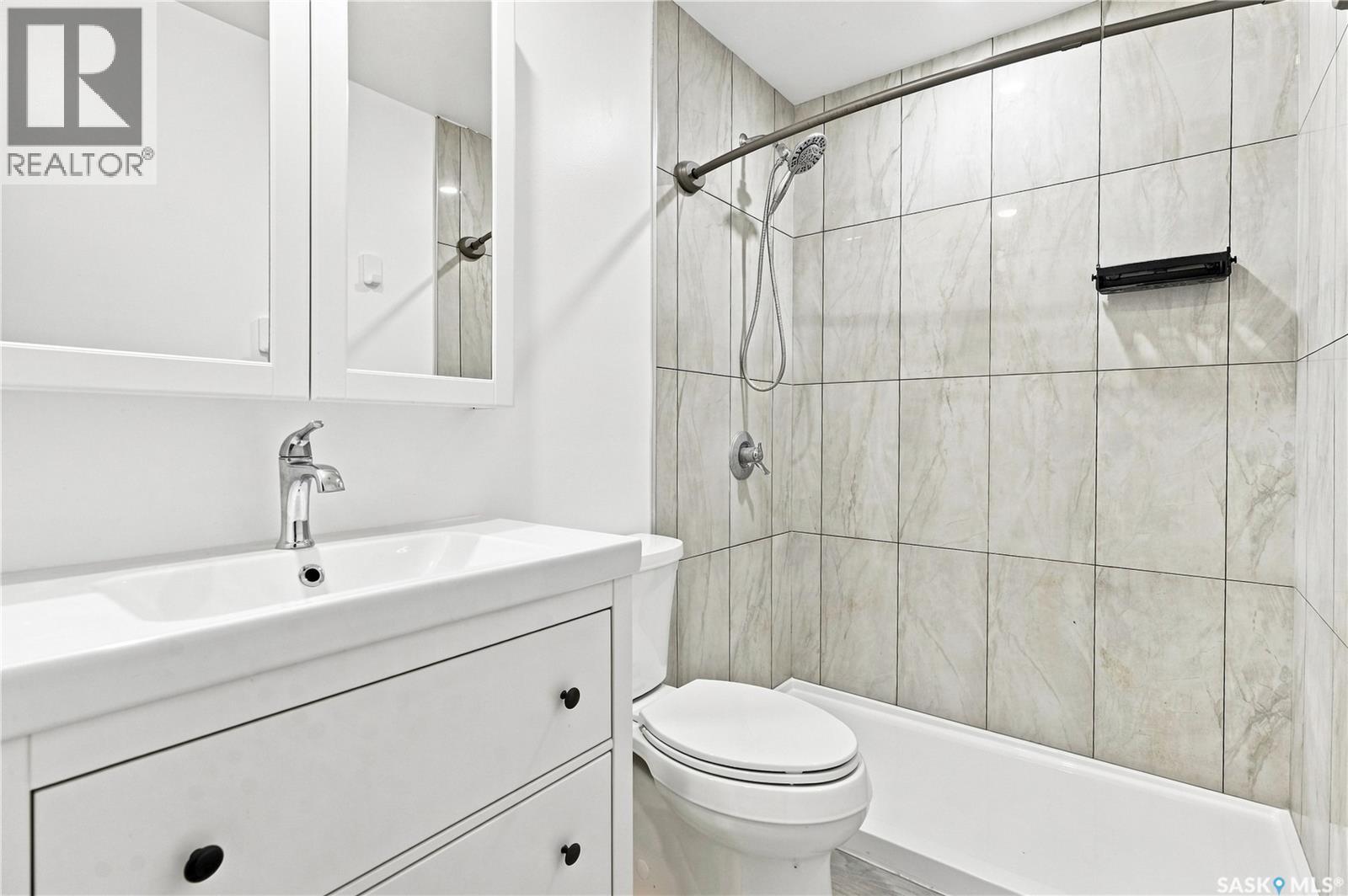 5907 Hague Crescent, Regina, SK - Indoor Photo Showing Bathroom