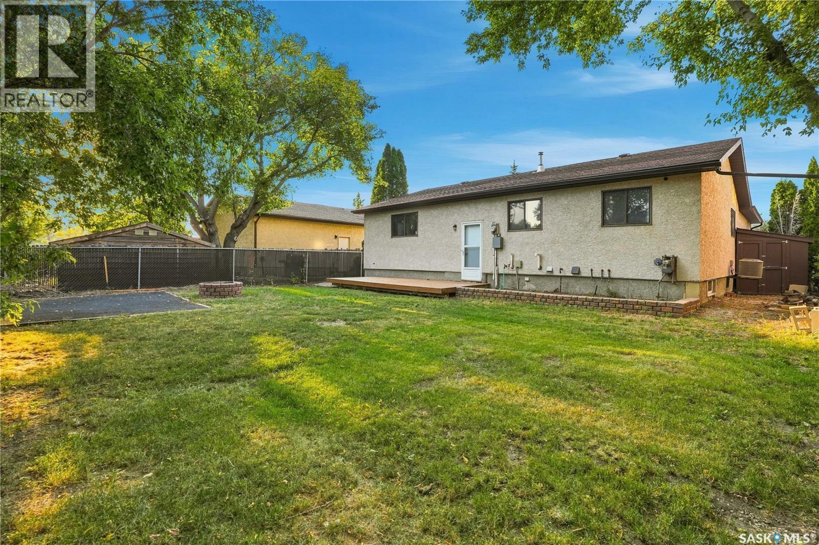 5907 Hague Crescent, Regina, SK - Outdoor