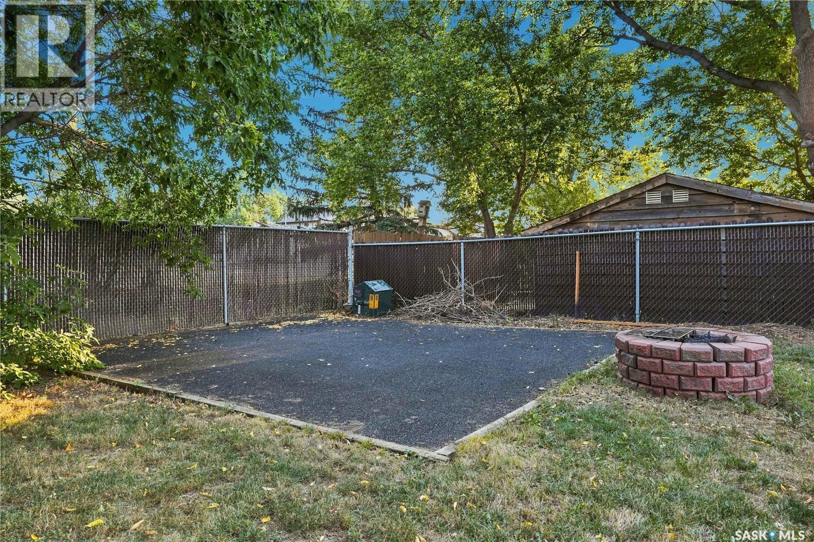 5907 Hague Crescent, Regina, SK - Outdoor