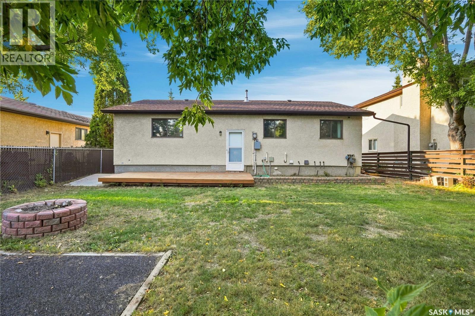 5907 Hague Crescent, Regina, SK - Outdoor With Deck Patio Veranda