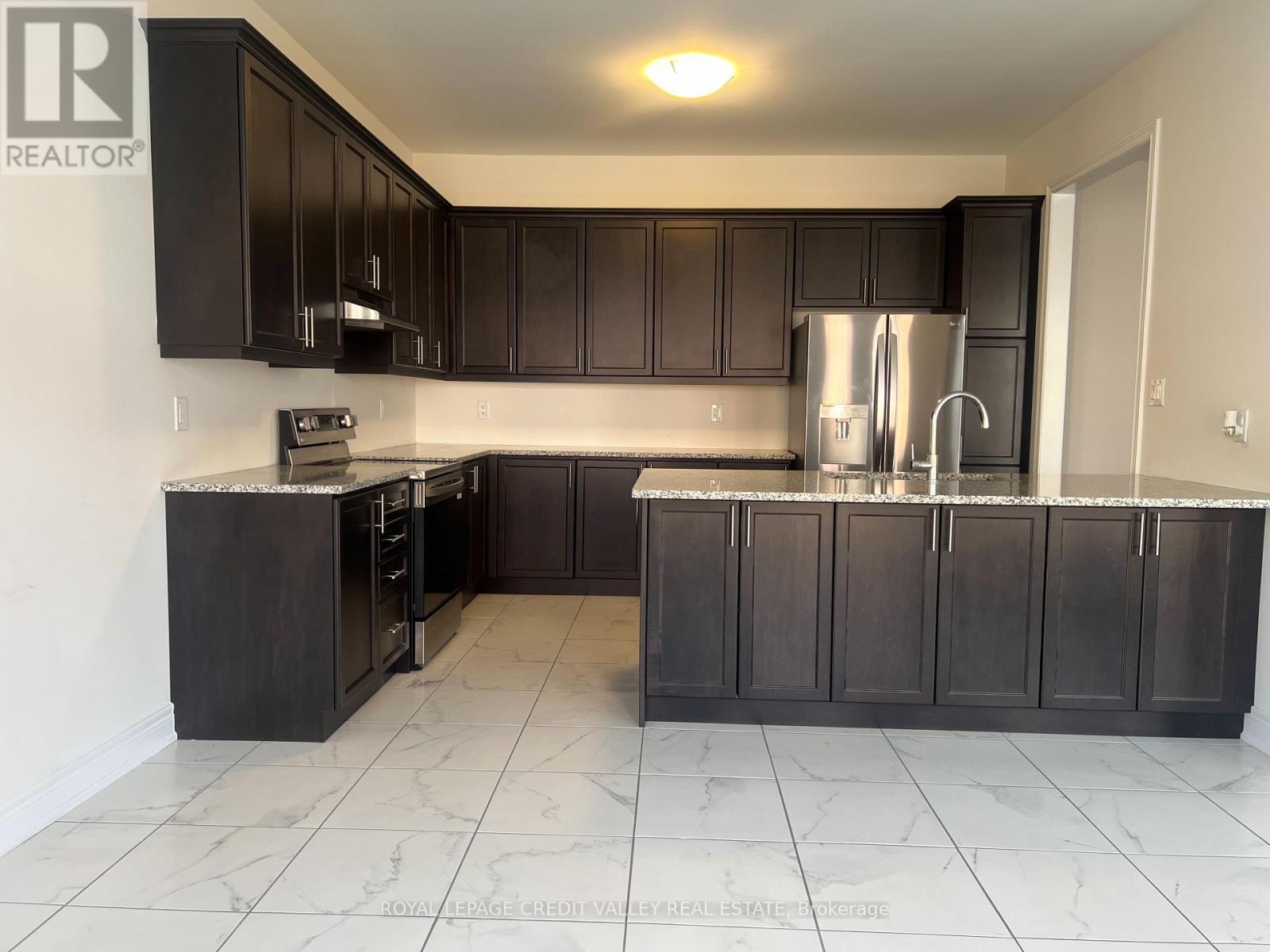 45 Kessler Drive, Brampton, ON - Indoor Photo Showing Kitchen
