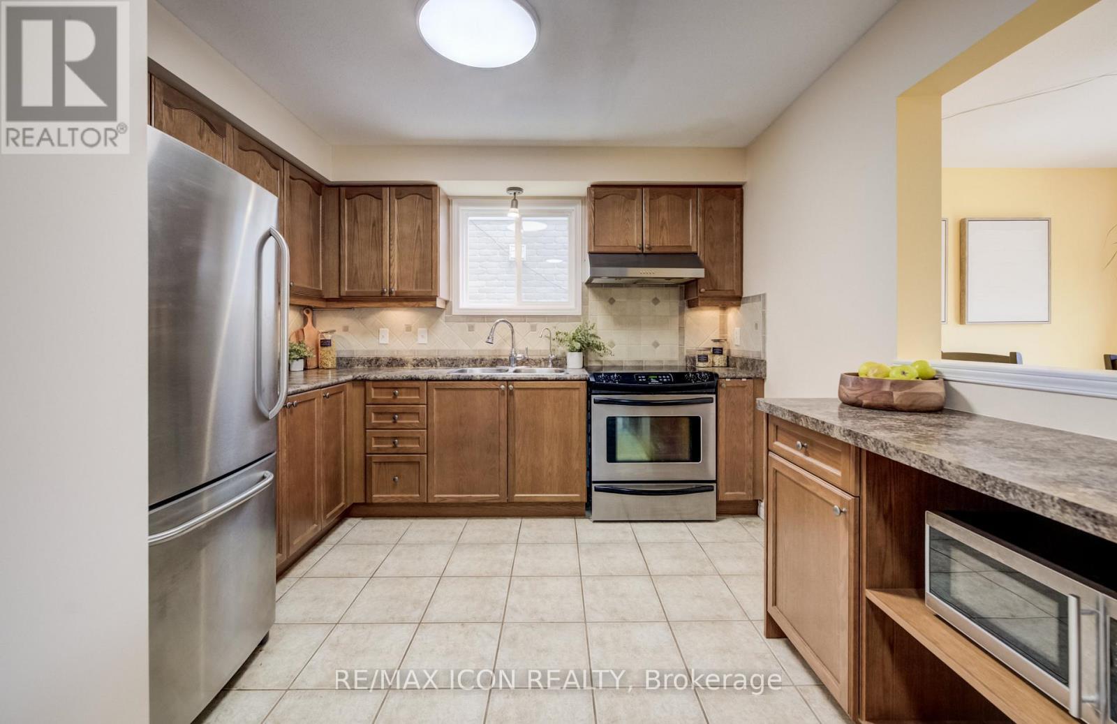 124 Prosperity Drive, Kitchener, ON - Indoor Photo Showing Kitchen