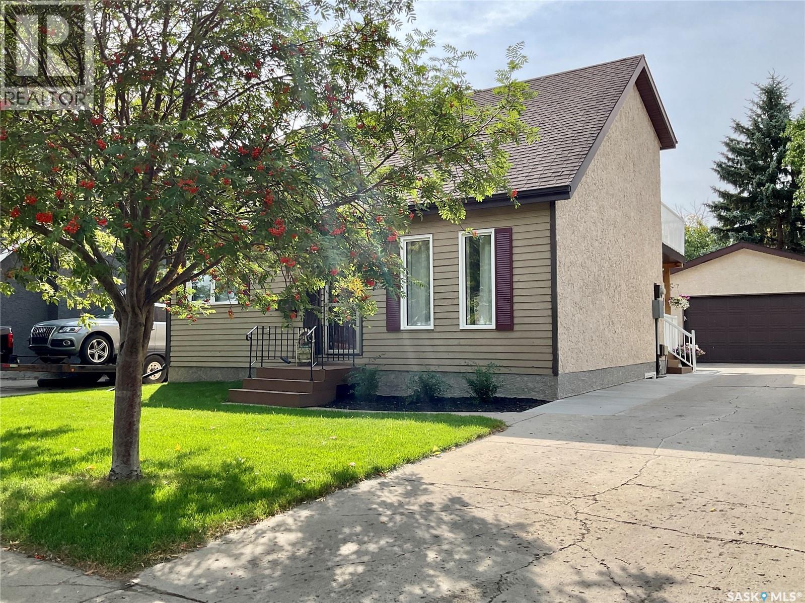 1015 Graham Road, Regina, SK - Outdoor