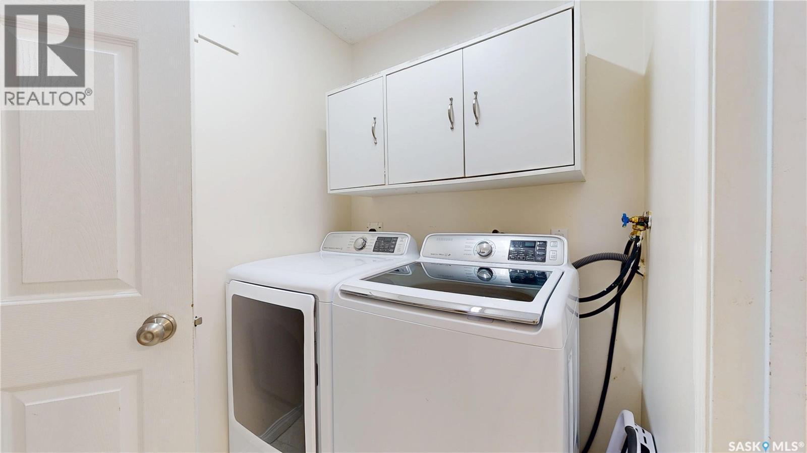 1015 Graham Road, Regina, SK - Indoor Photo Showing Laundry Room