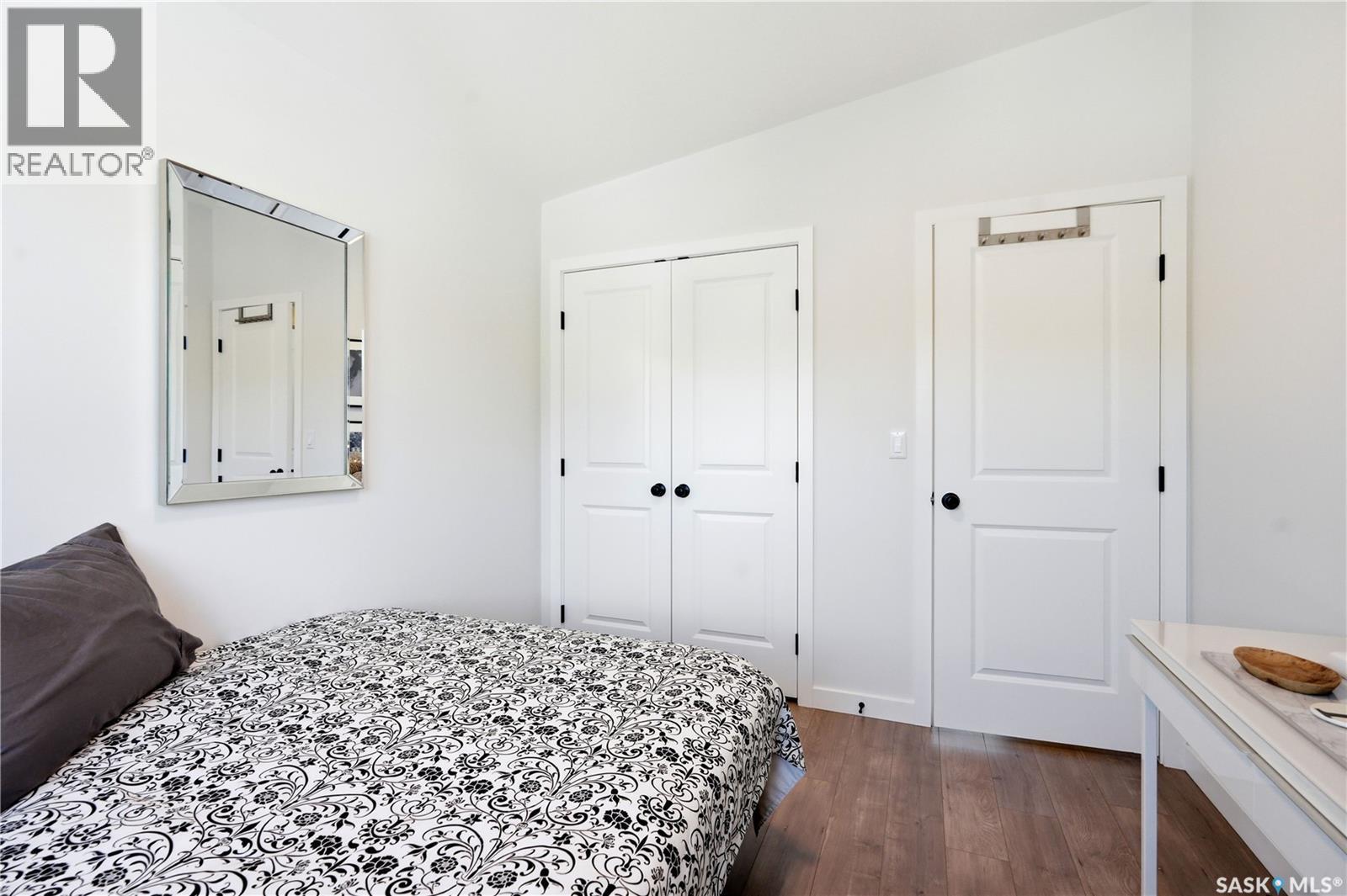 1039 4Th Street E, Saskatoon, SK - Indoor Photo Showing Bedroom