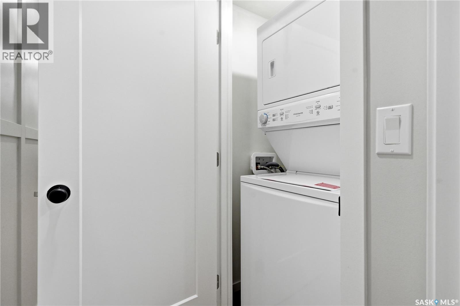 1039 4Th Street E, Saskatoon, SK - Indoor Photo Showing Laundry Room