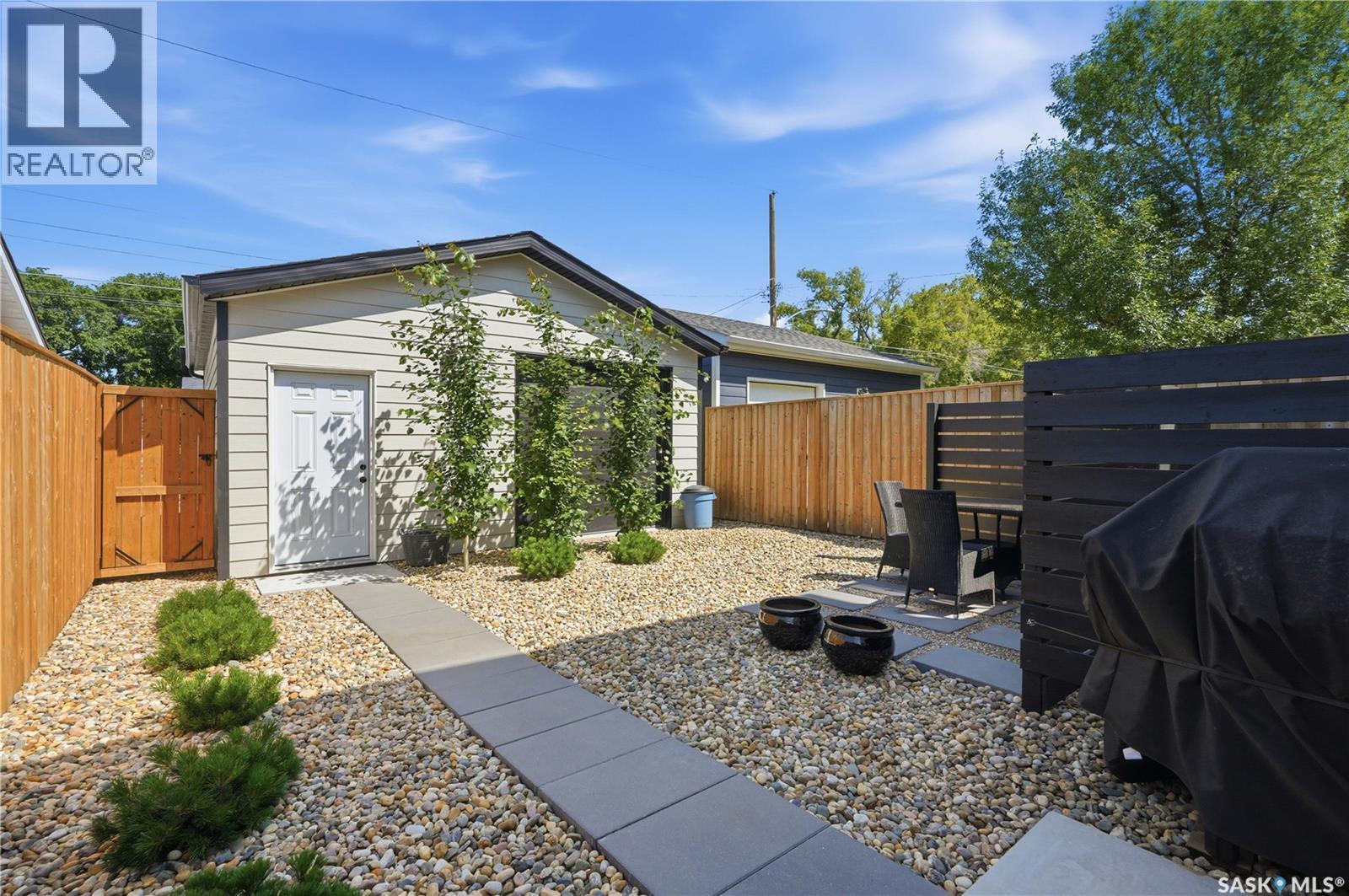 1039 4Th Street E, Saskatoon, SK - Outdoor