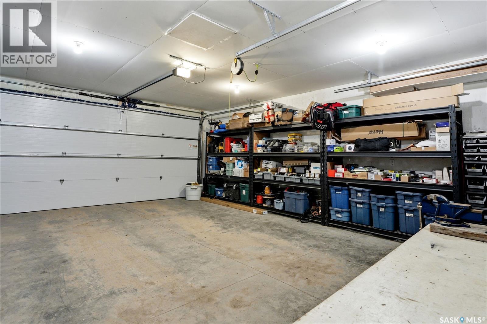 1039 4Th Street E, Saskatoon, SK - Indoor Photo Showing Garage
