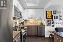 What a pretty, functional kitchen! - 