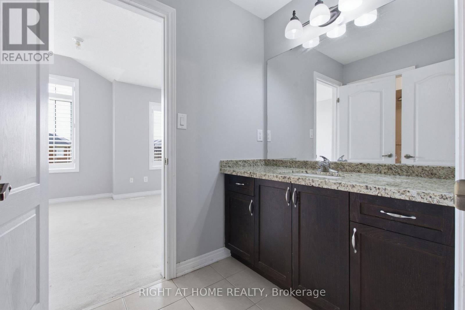 4713 Thomas Alton Boulevard, Burlington, ON - Indoor