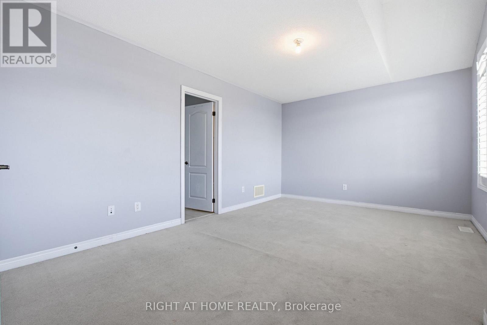 4713 Thomas Alton Boulevard, Burlington, ON - Indoor Photo Showing Other Room