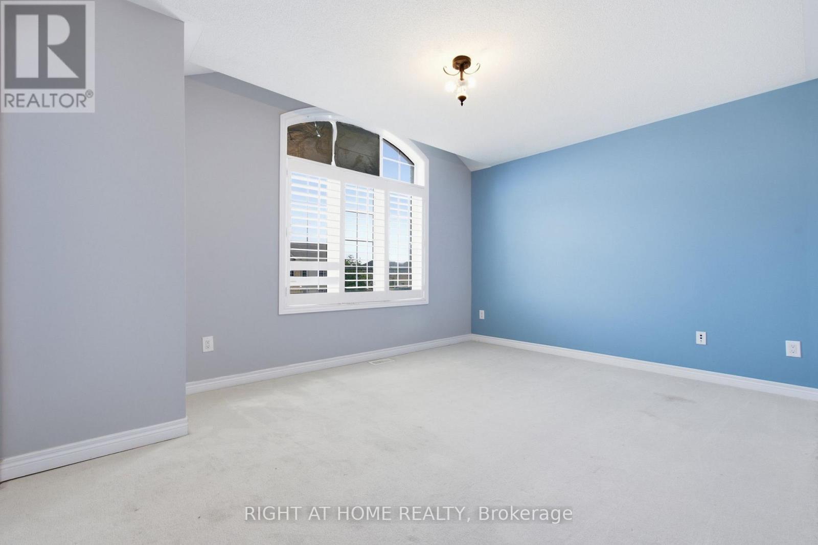 4713 Thomas Alton Boulevard, Burlington, ON - Indoor Photo Showing Other Room