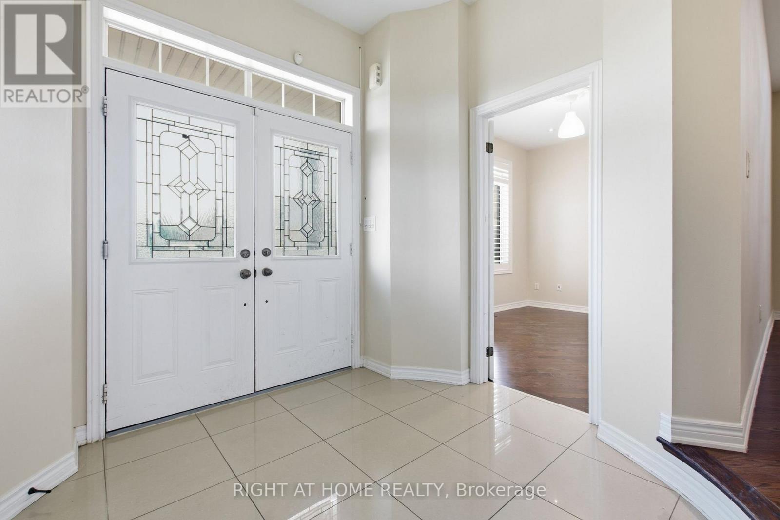 4713 Thomas Alton Boulevard, Burlington, ON - Indoor Photo Showing Other Room