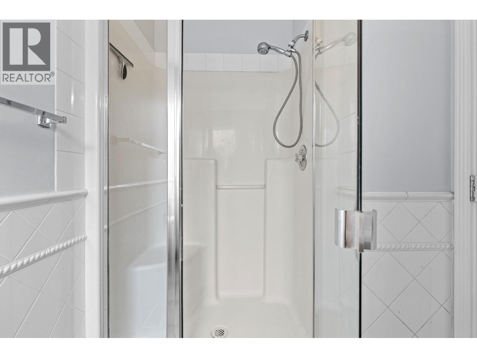 131 Celano Crescent, Kelowna, BC - Indoor Photo Showing Bathroom
