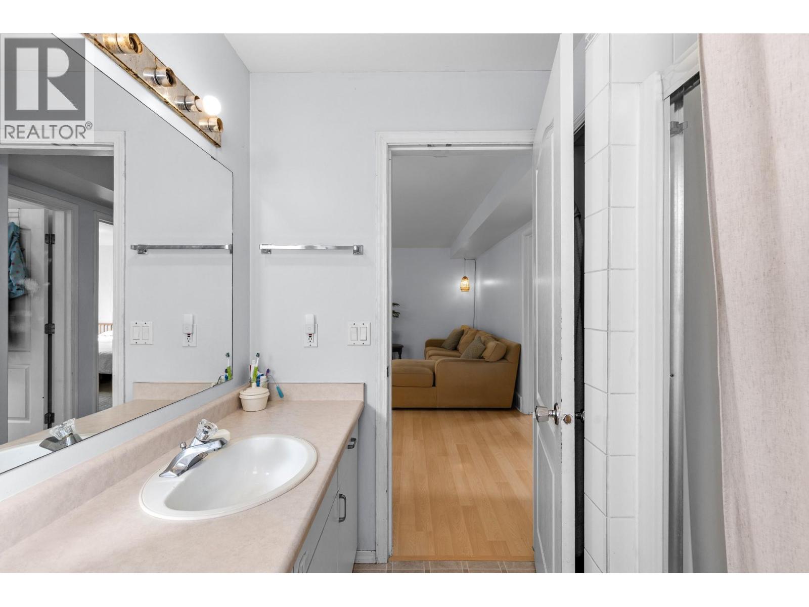 131 Celano Crescent, Kelowna, BC - Indoor Photo Showing Bathroom