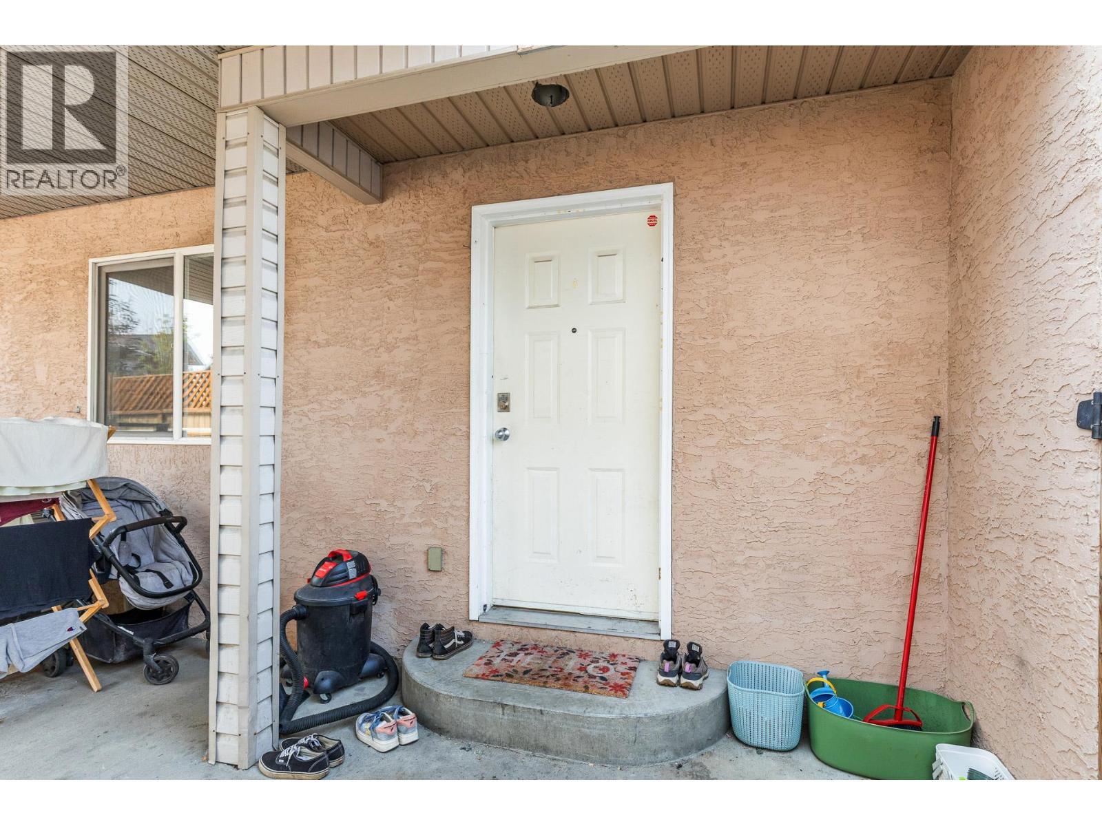 131 Celano Crescent, Kelowna, BC - Outdoor With Exterior