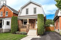 52 TRINITY STREET Stratford, ON N5A 4P4
