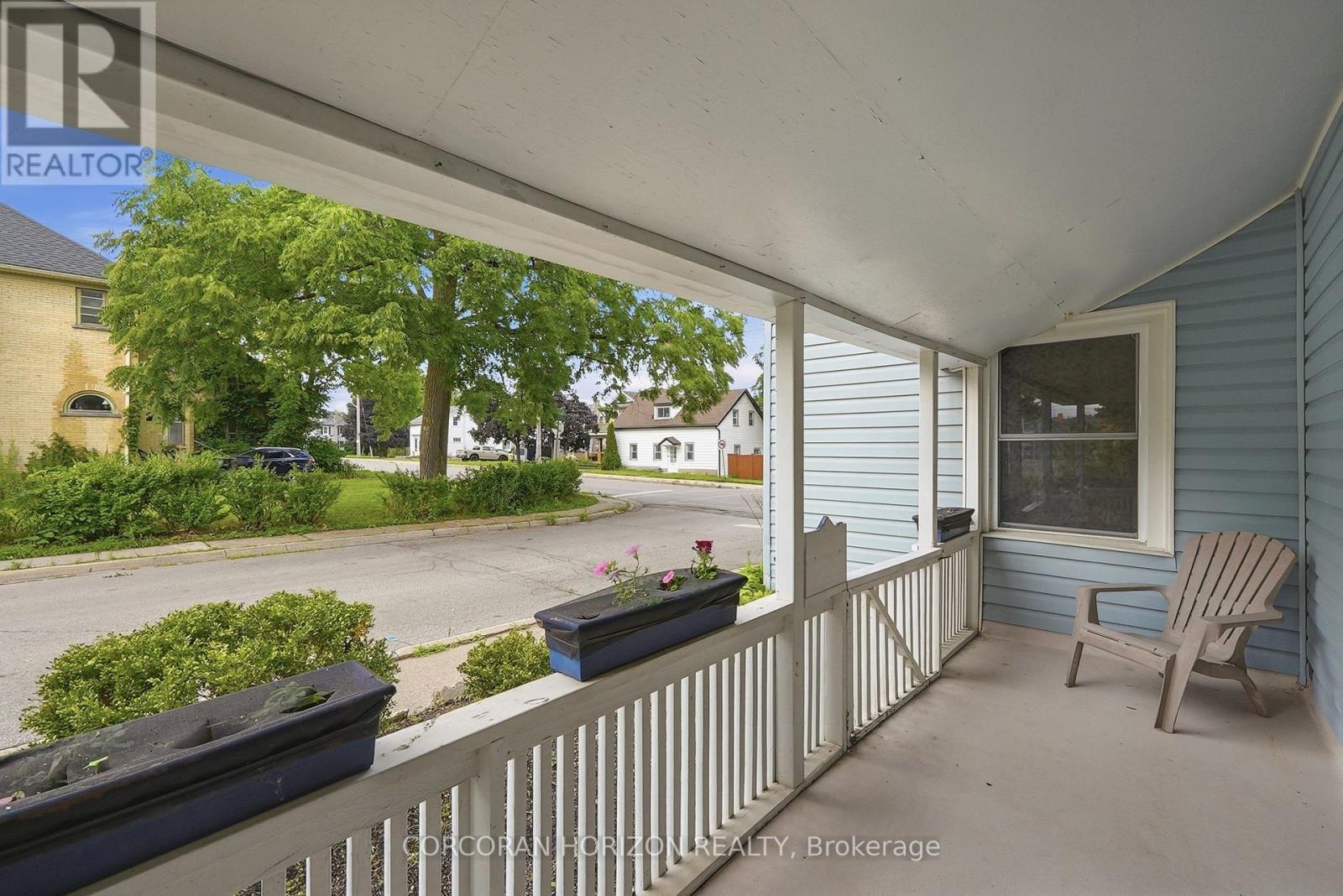 153 Montrose Street N, Cambridge, ON - Outdoor With Exterior