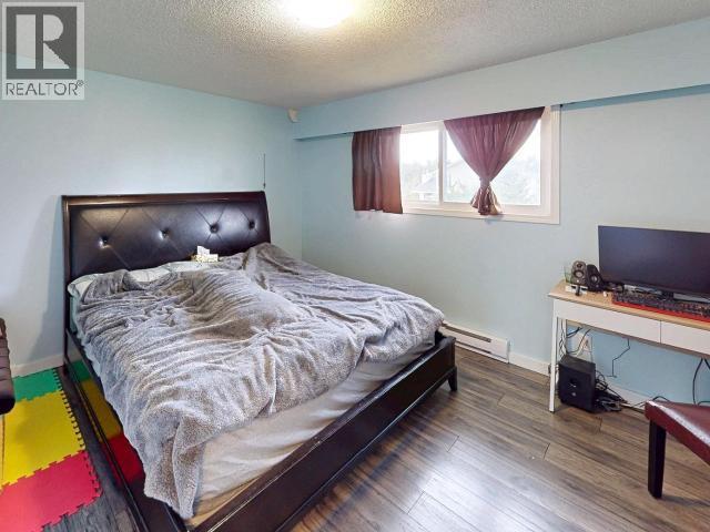 4922 Saskatchewan Ave, Powell River, BC - Indoor Photo Showing Bedroom