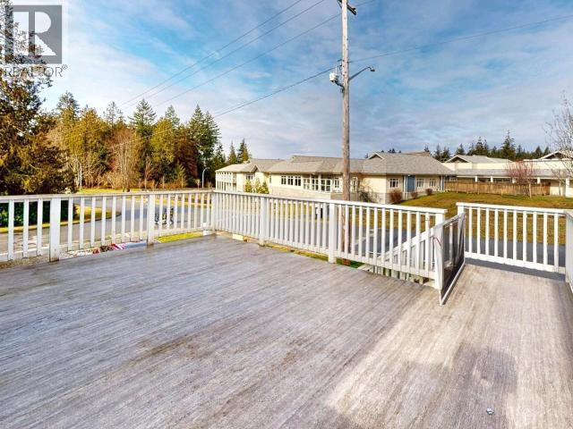 4922 Saskatchewan Ave, Powell River, BC - Outdoor With Deck Patio Veranda