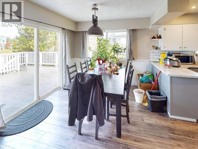 4922 Saskatchewan Ave, Powell River, BC - Indoor Photo Showing Dining Room