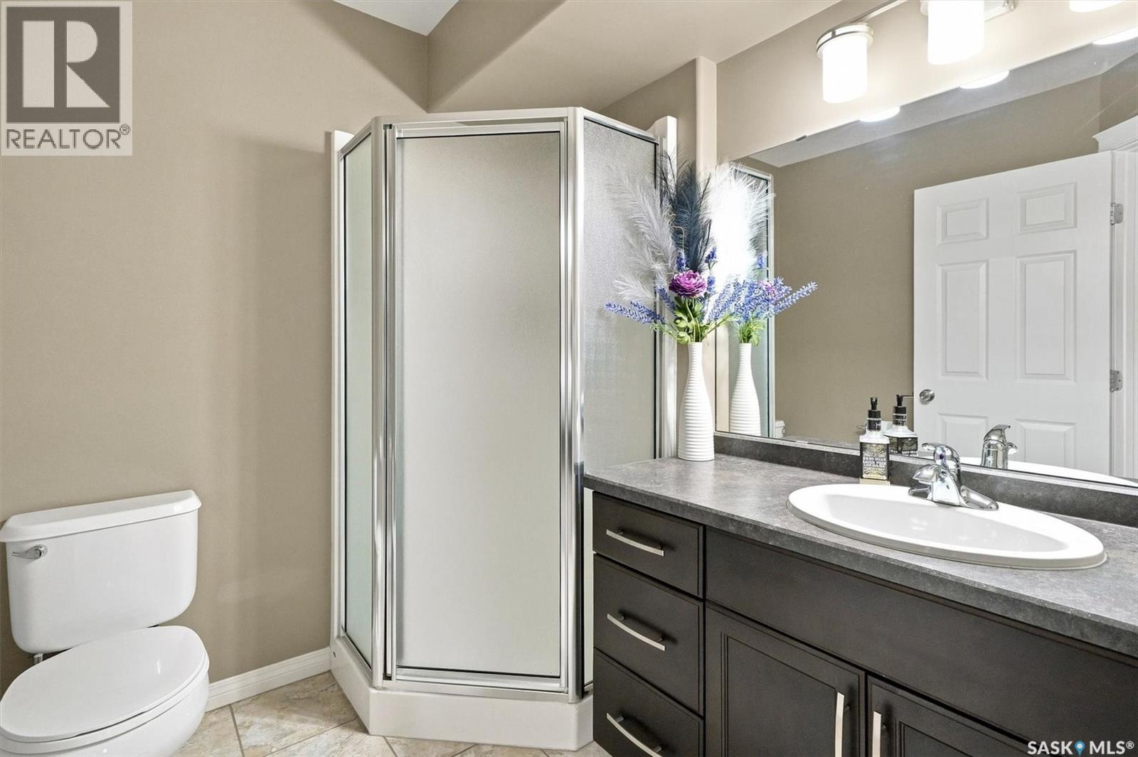 211 Crenshaw Way, Warman, SK - Indoor Photo Showing Bathroom