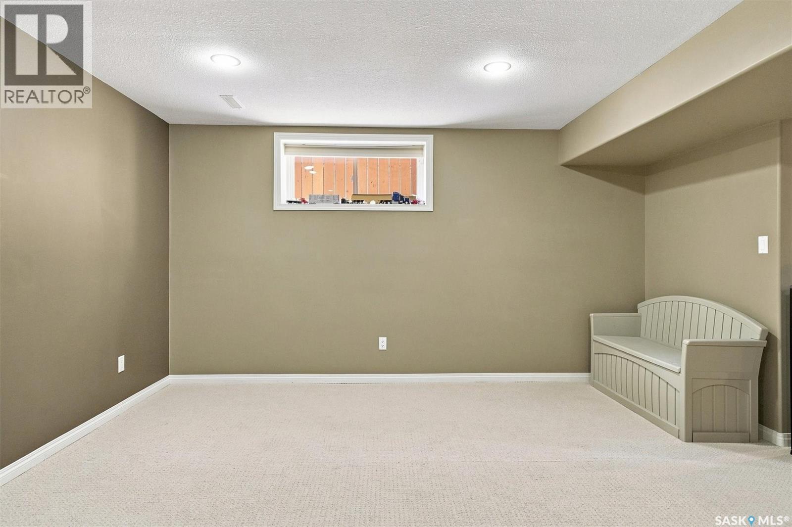 211 Crenshaw Way, Warman, SK - Indoor Photo Showing Other Room