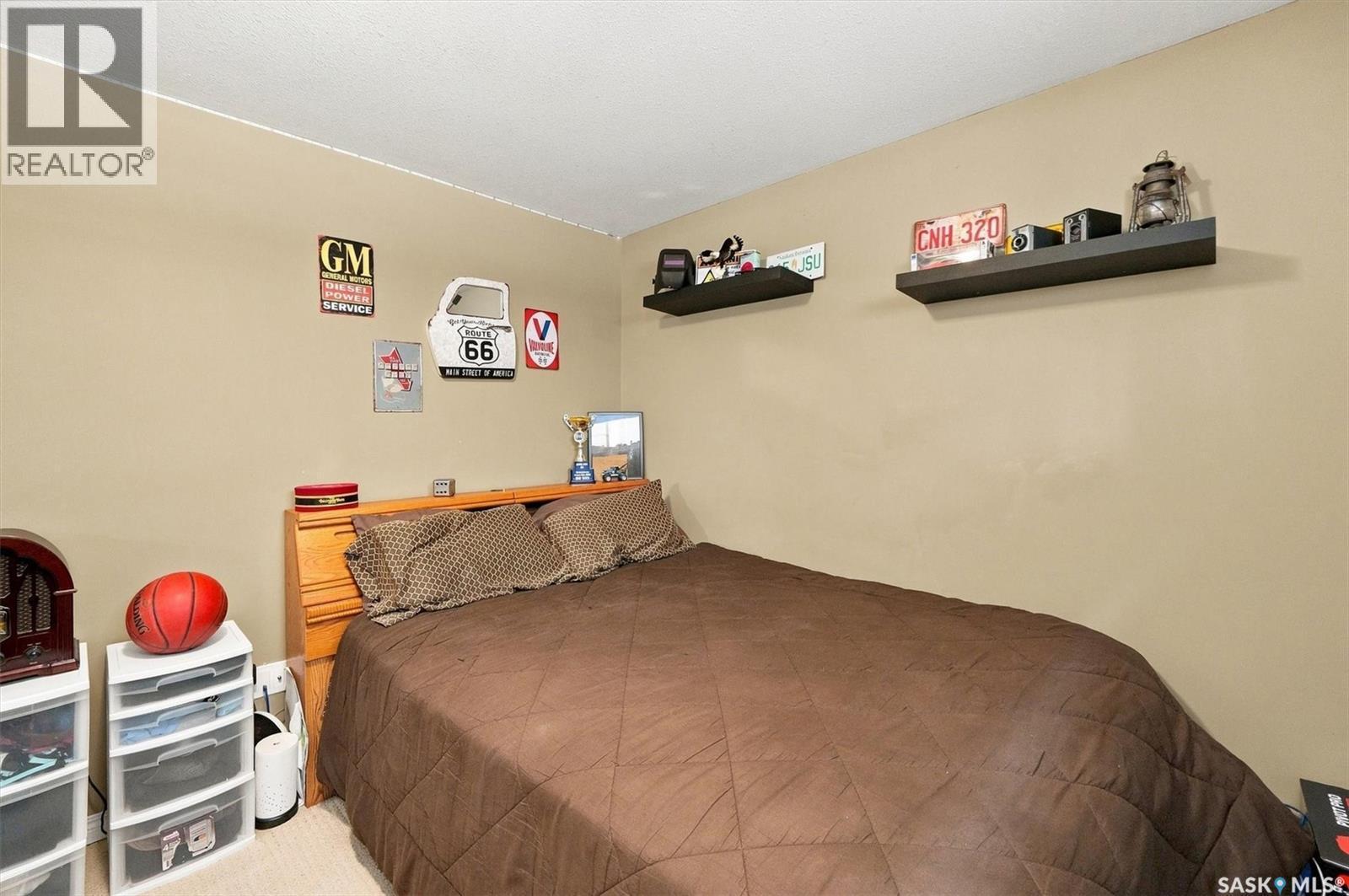 211 Crenshaw Way, Warman, SK - Indoor Photo Showing Bedroom