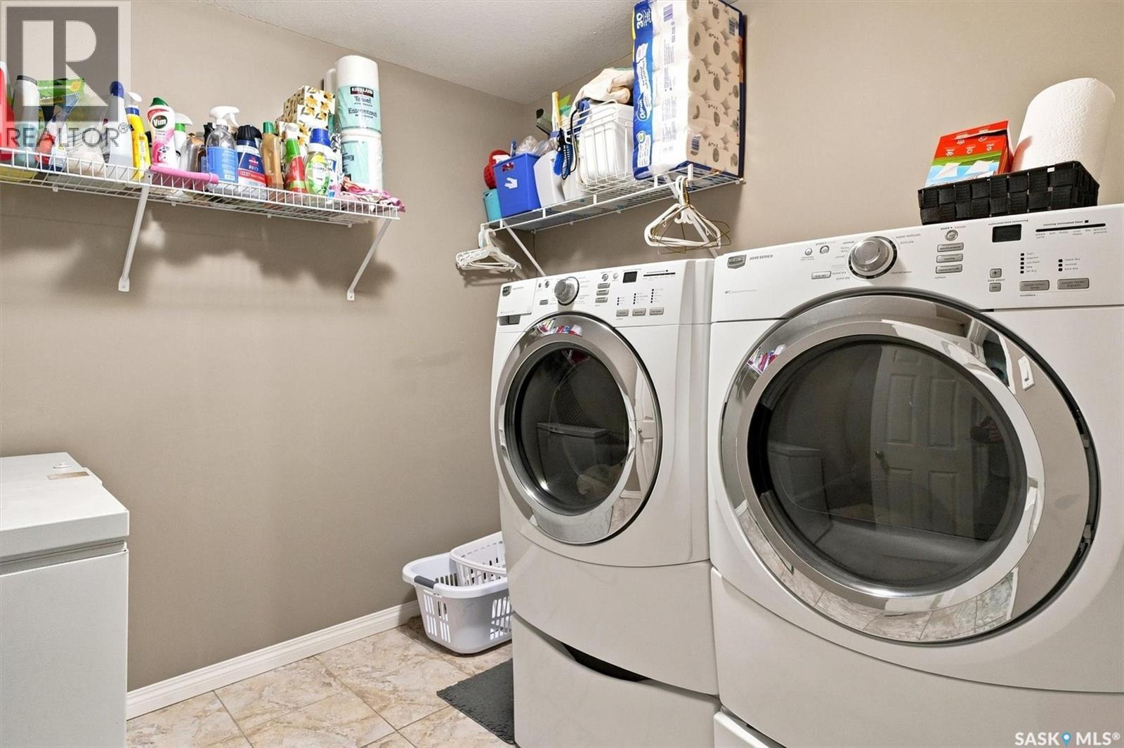 211 Crenshaw Way, Warman, SK - Indoor Photo Showing Laundry Room