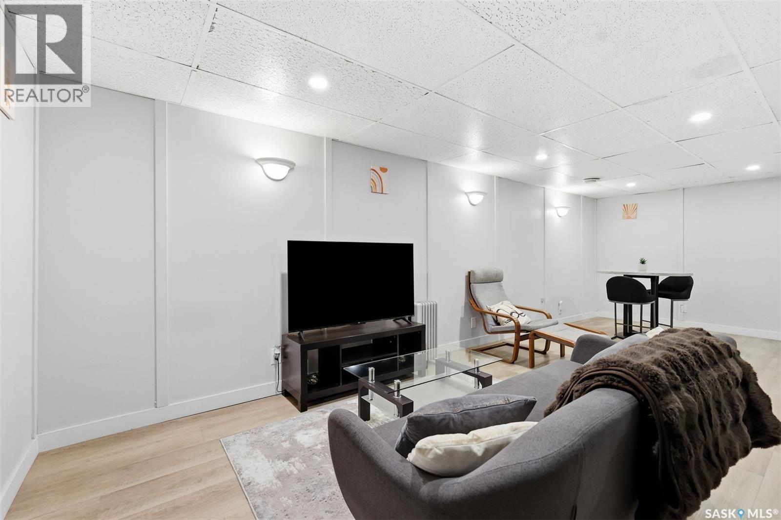 2004 Adelaide Street E, Saskatoon, SK - Indoor