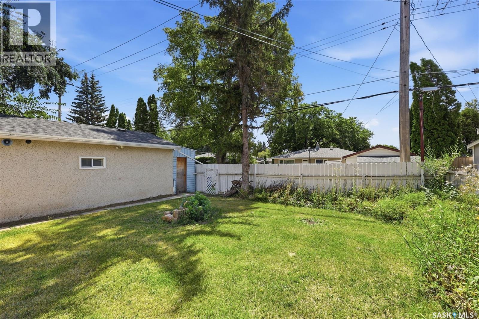 2004 Adelaide Street E, Saskatoon, SK - Outdoor