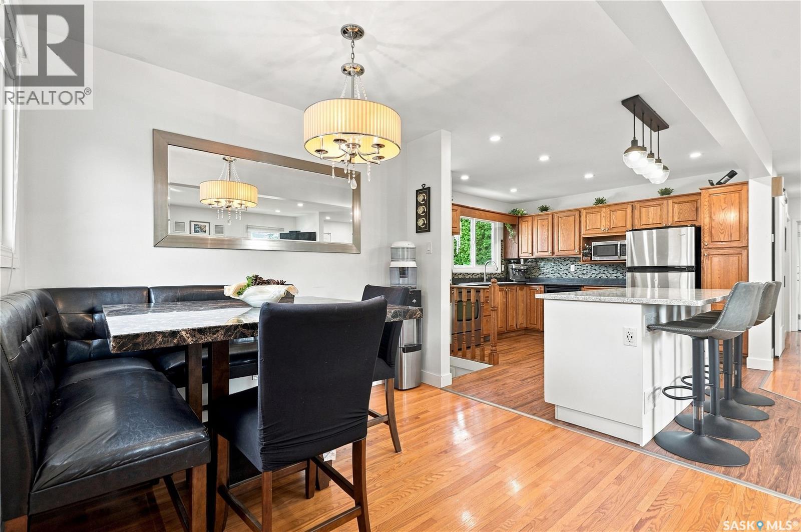 39 Brown Crescent, Saskatoon, SK - Indoor Photo Showing Dining Room