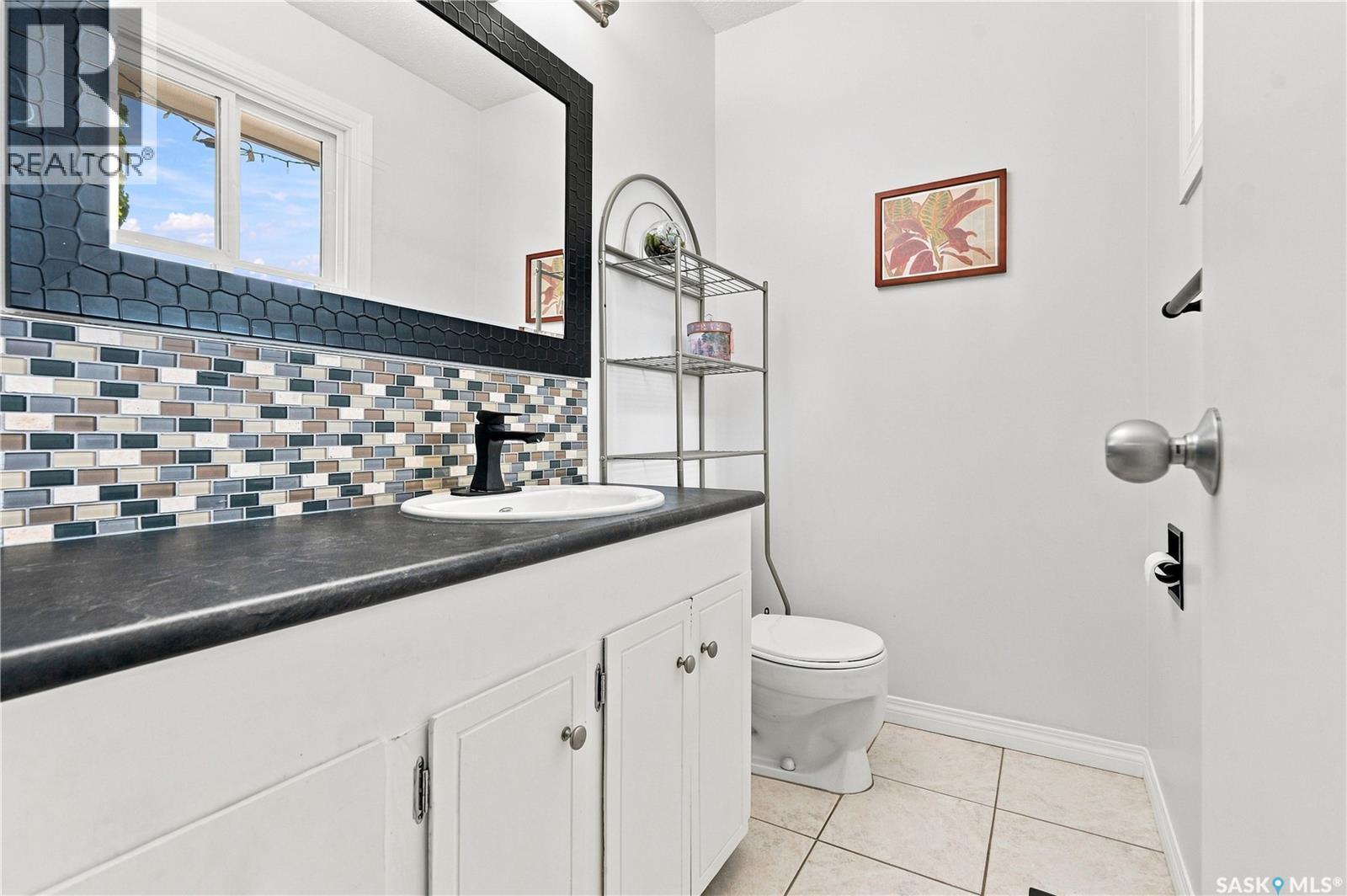 39 Brown Crescent, Saskatoon, SK - Indoor Photo Showing Bathroom