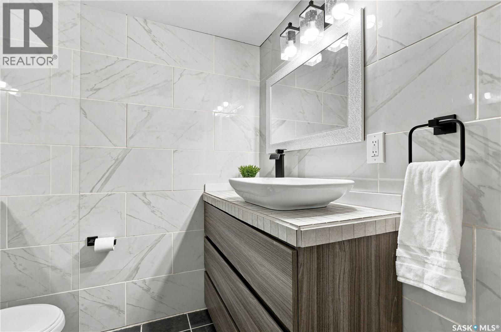 39 Brown Crescent, Saskatoon, SK - Indoor Photo Showing Bathroom