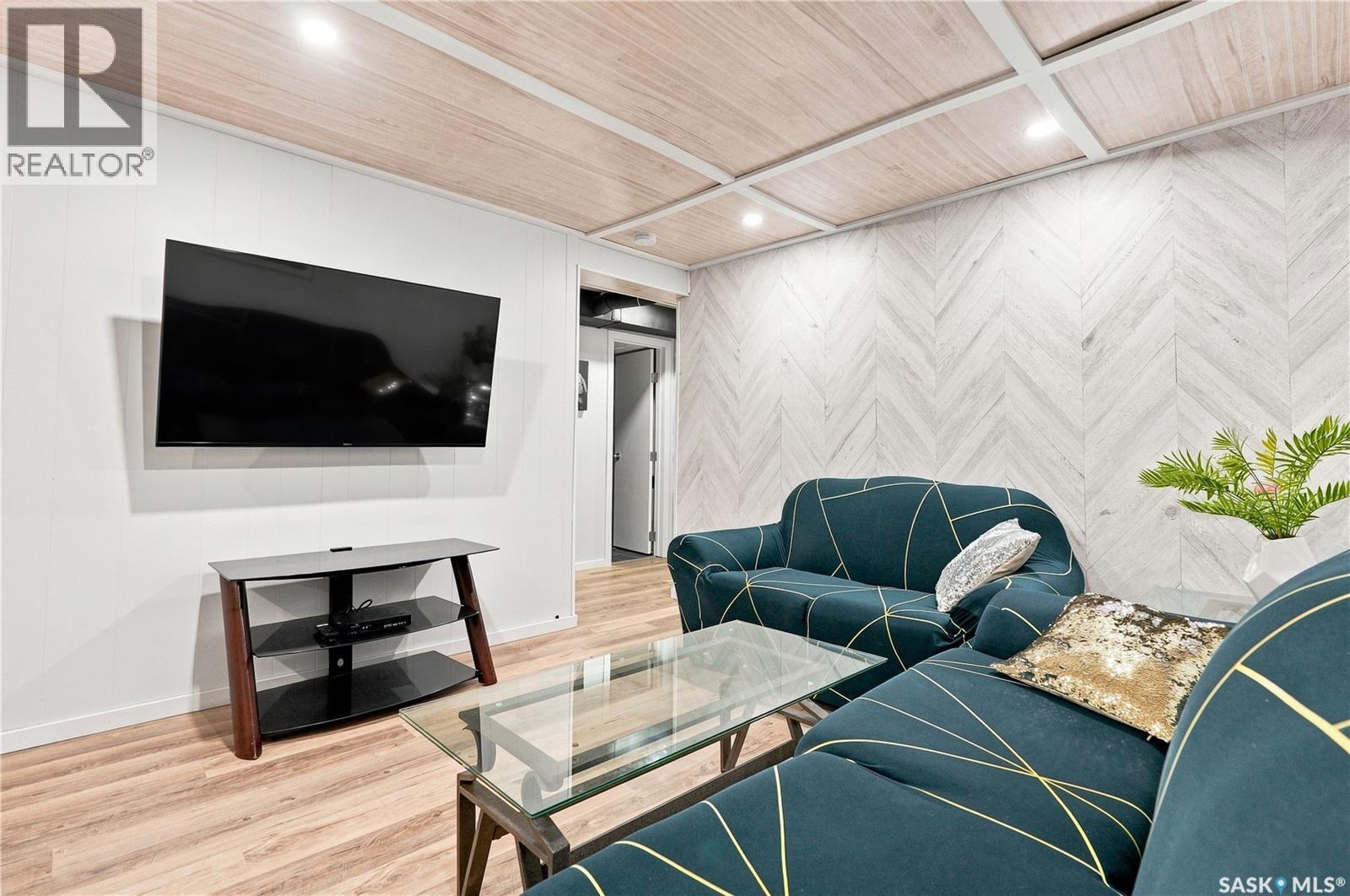 39 Brown Crescent, Saskatoon, SK - Indoor Photo Showing Living Room