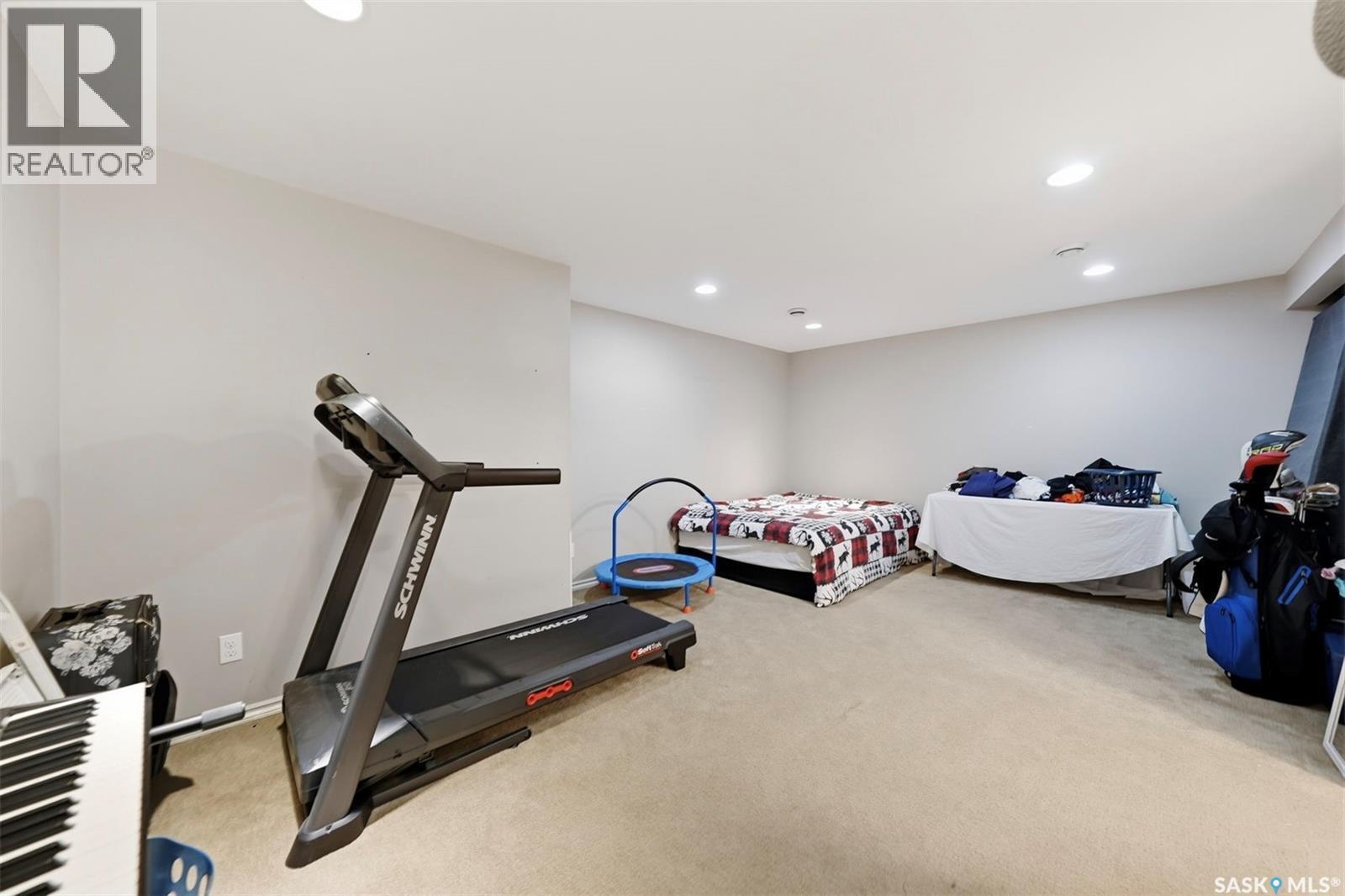 150 Lynd Crescent, Saskatoon, SK - Indoor Photo Showing Gym Room
