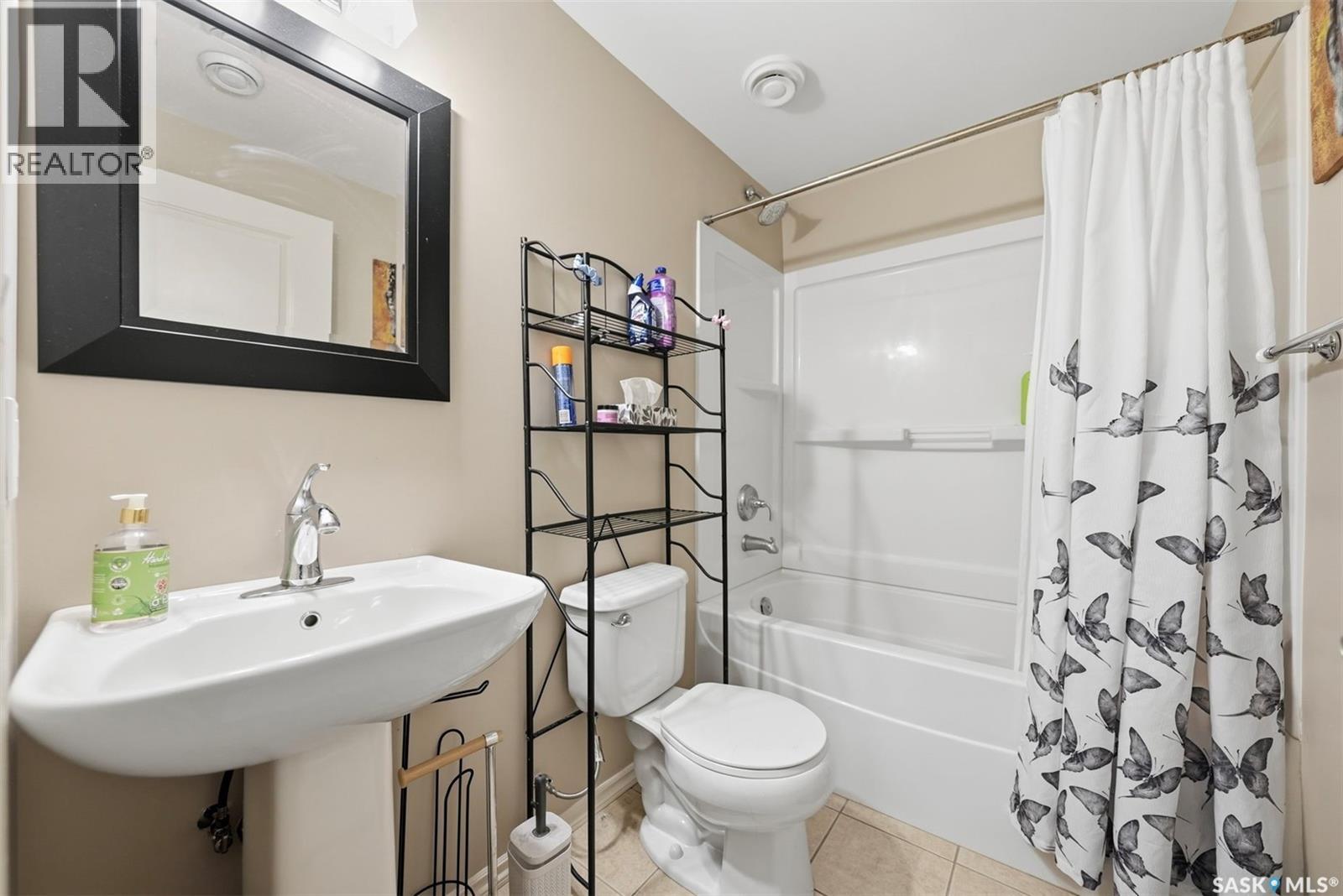 150 Lynd Crescent, Saskatoon, SK - Indoor Photo Showing Bathroom