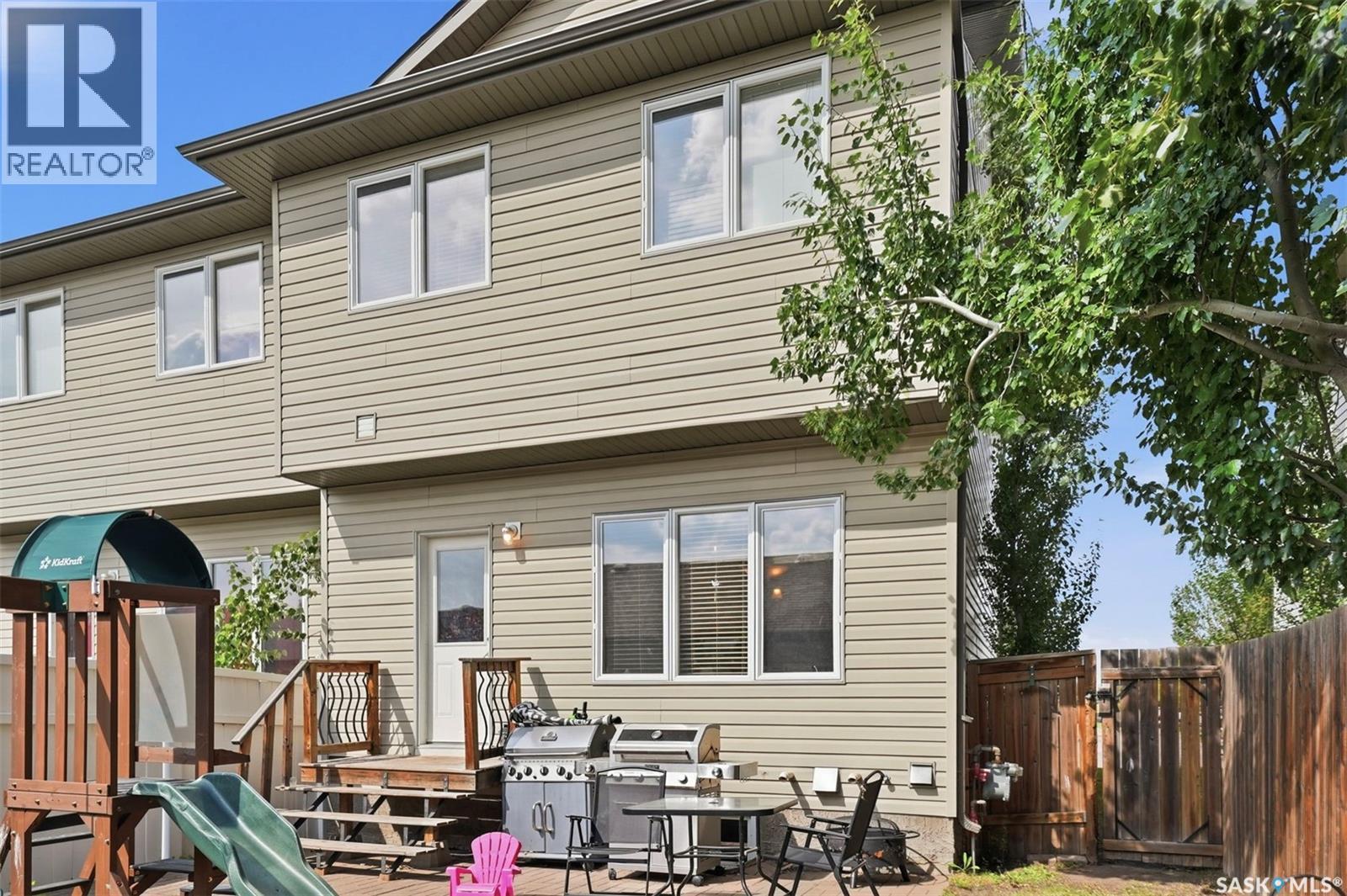 150 Lynd Crescent, Saskatoon, SK - Outdoor With Deck Patio Veranda With Exterior