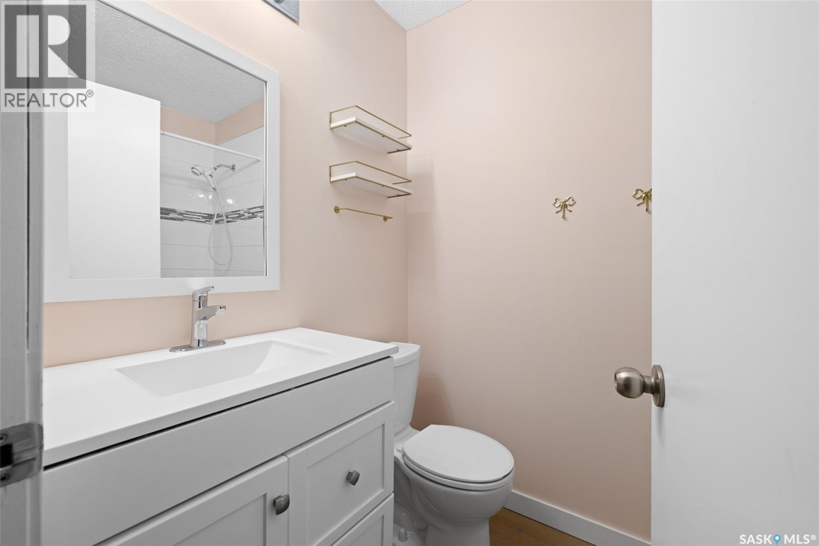 48 French Crescent, Regina, SK - Indoor Photo Showing Bathroom