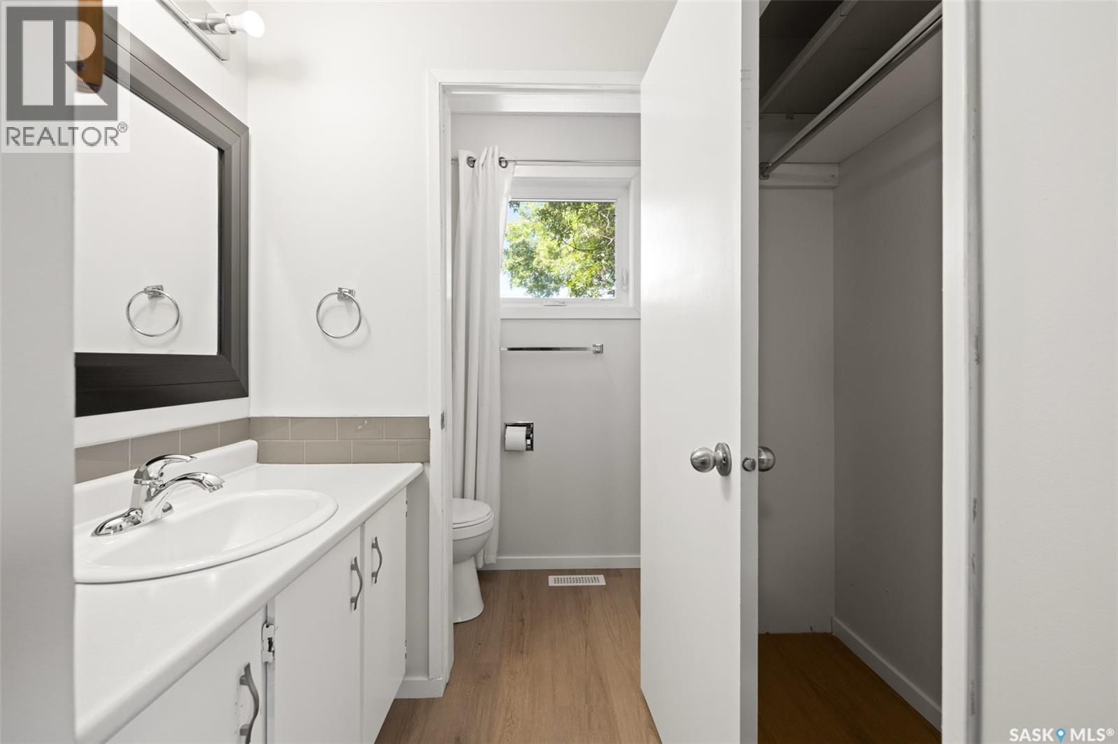 48 French Crescent, Regina, SK - Indoor Photo Showing Bathroom